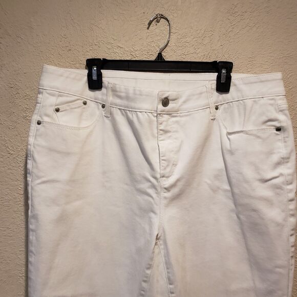 Chico’s Straight Cropped Leg White Pants Chico’s Size 3.5R - Picture 5 of 10